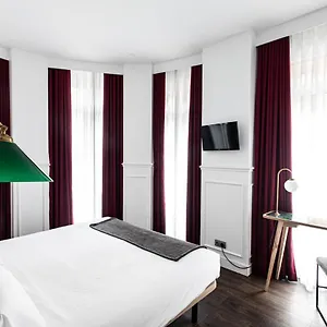 Bernardo 2*, San Sebastián España
